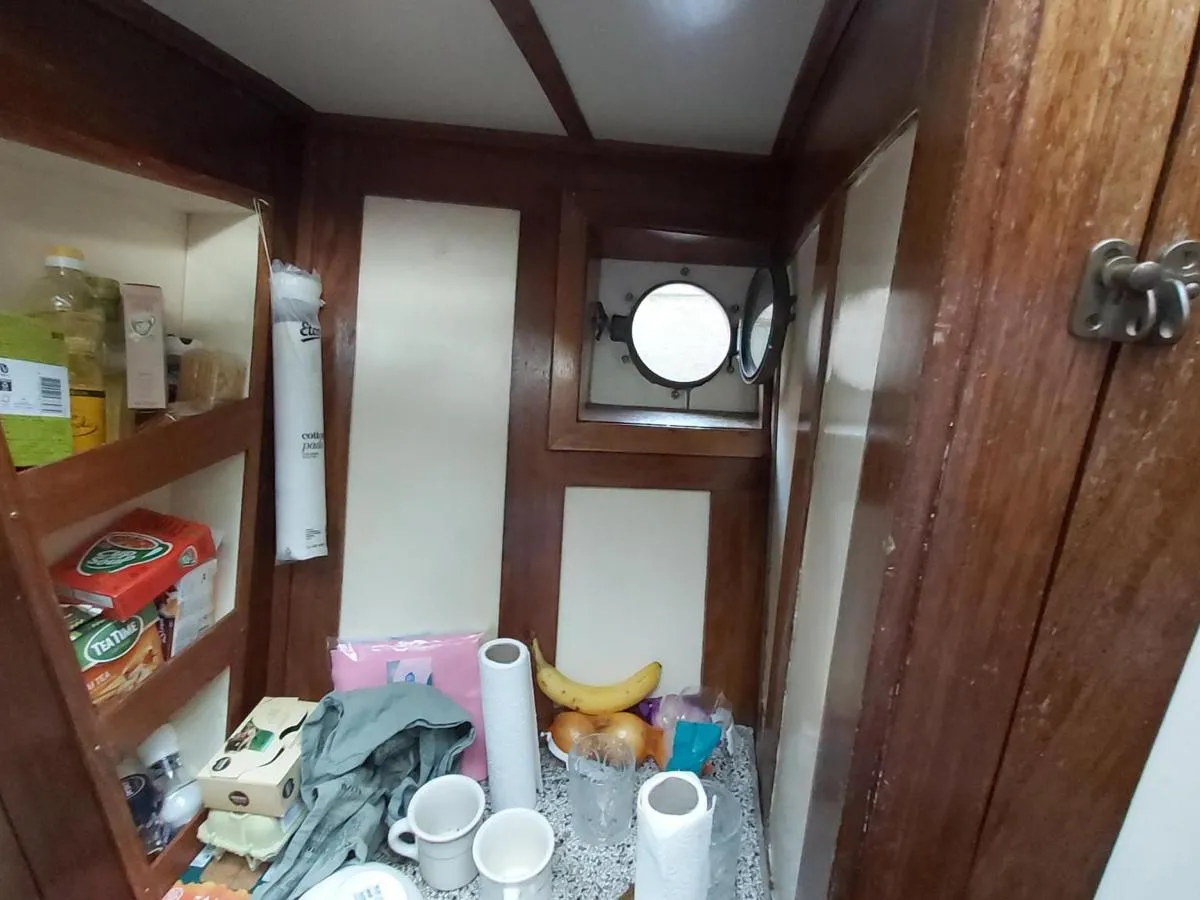 Staal Motorboot Bakdekker 900