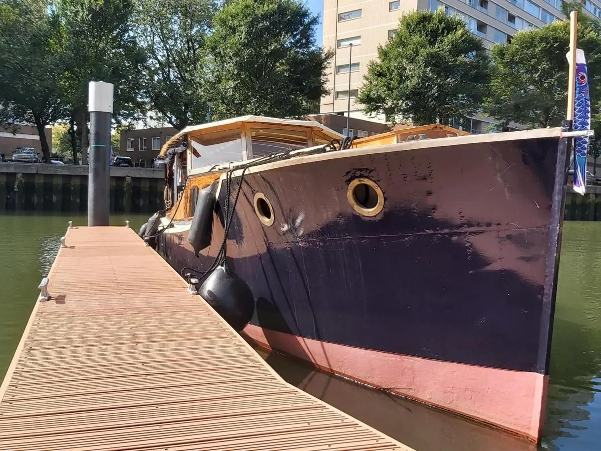 Staal Motorboot Bakdekker 900