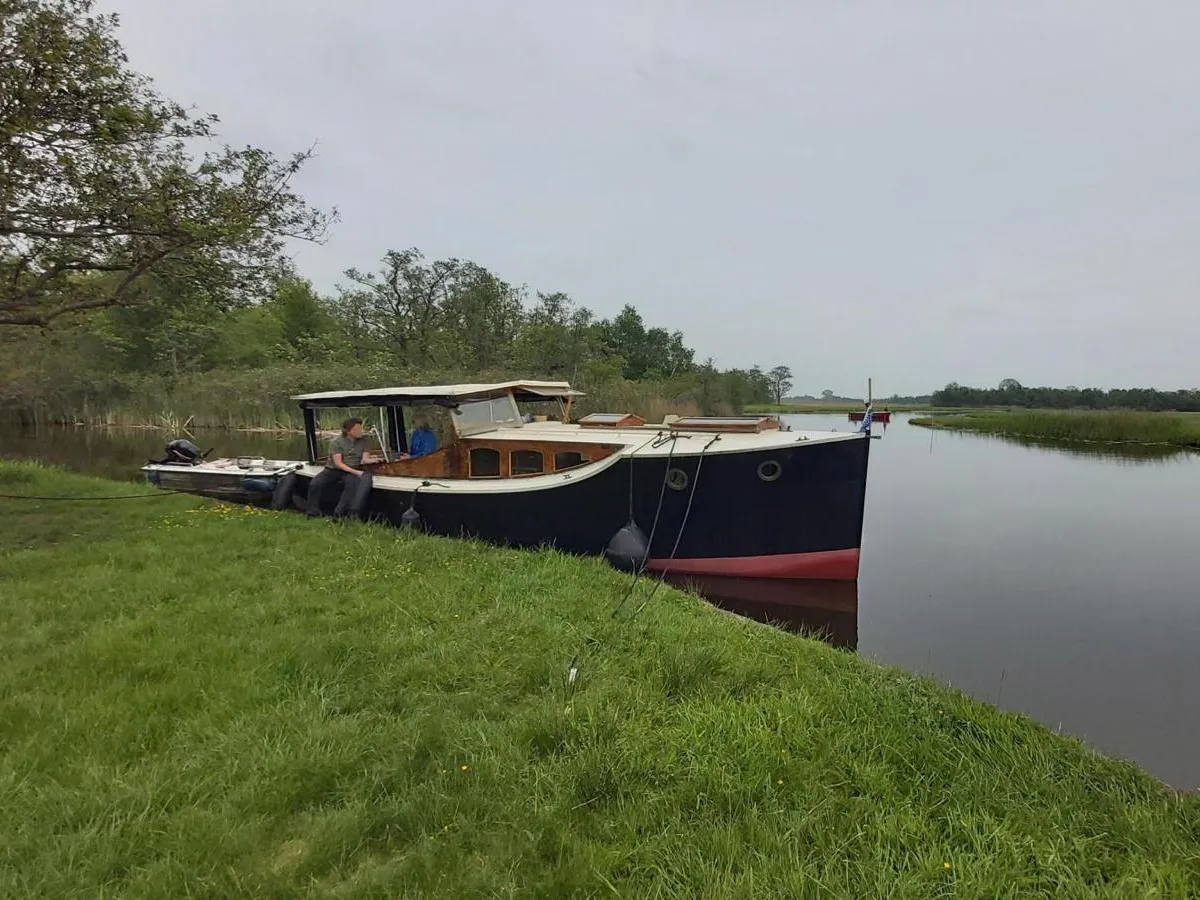 Staal Motorboot Bakdekker 900