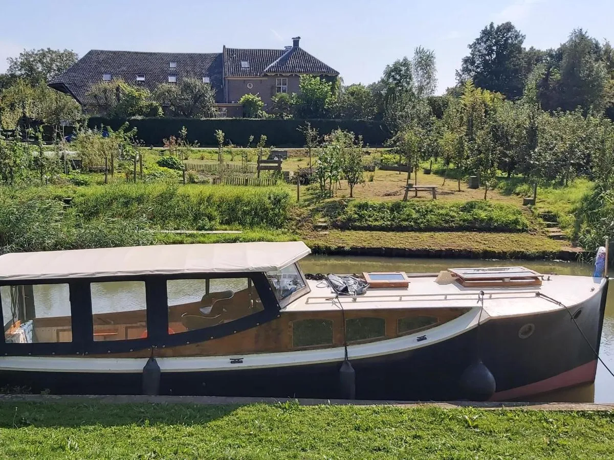 Staal Motorboot Bakdekker 900
