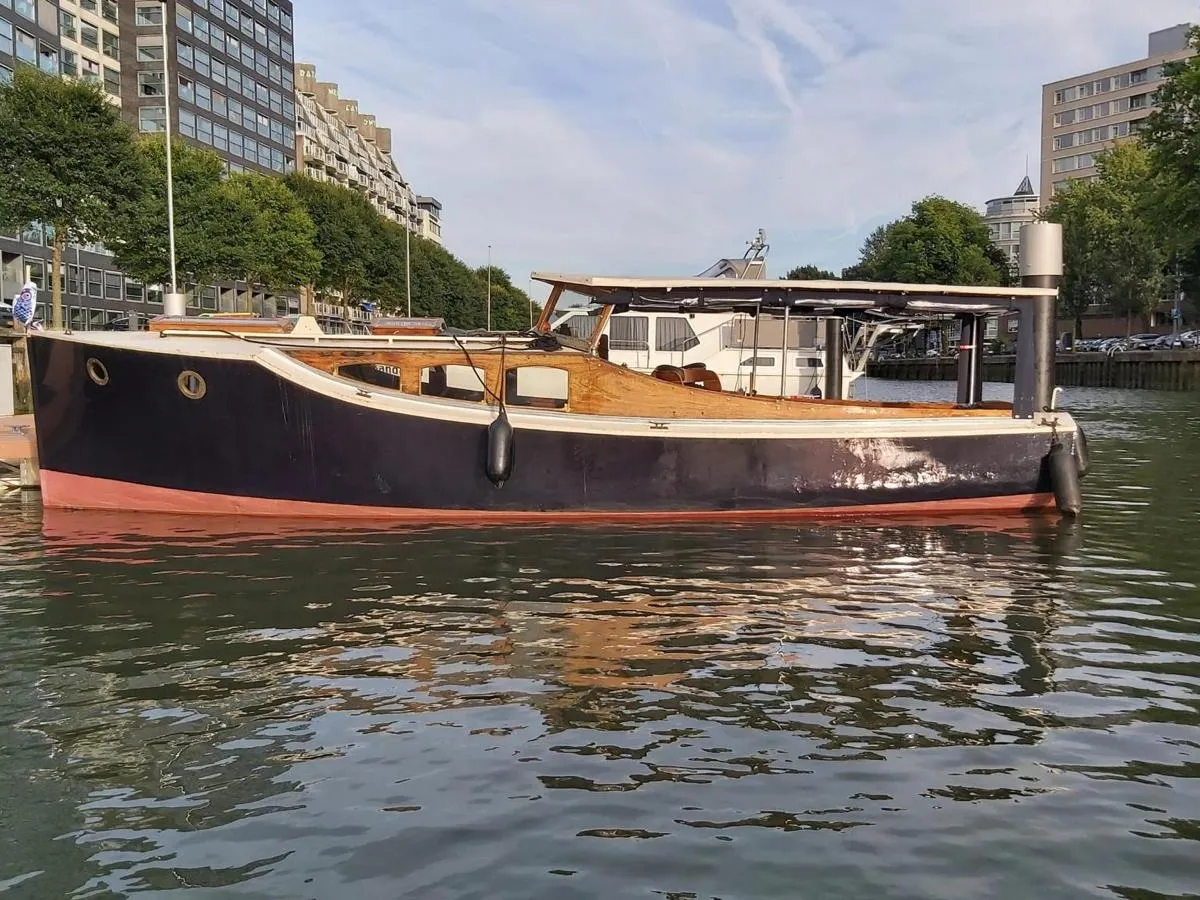 Staal Motorboot Bakdekker 900