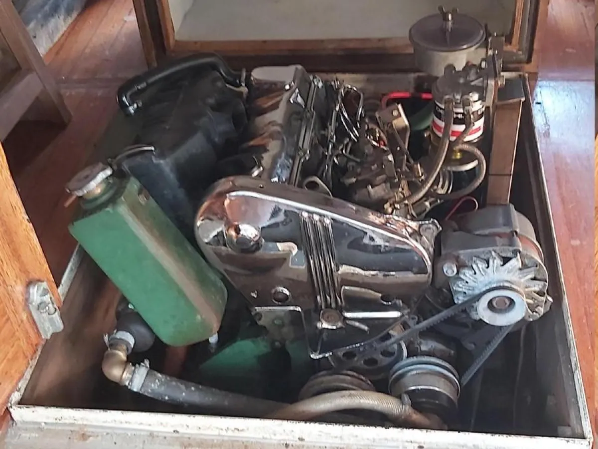 Staal Motorboot Bakdekker 900