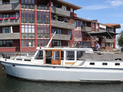 Staal Motorboot Visserstrawler 1050 Foto 1