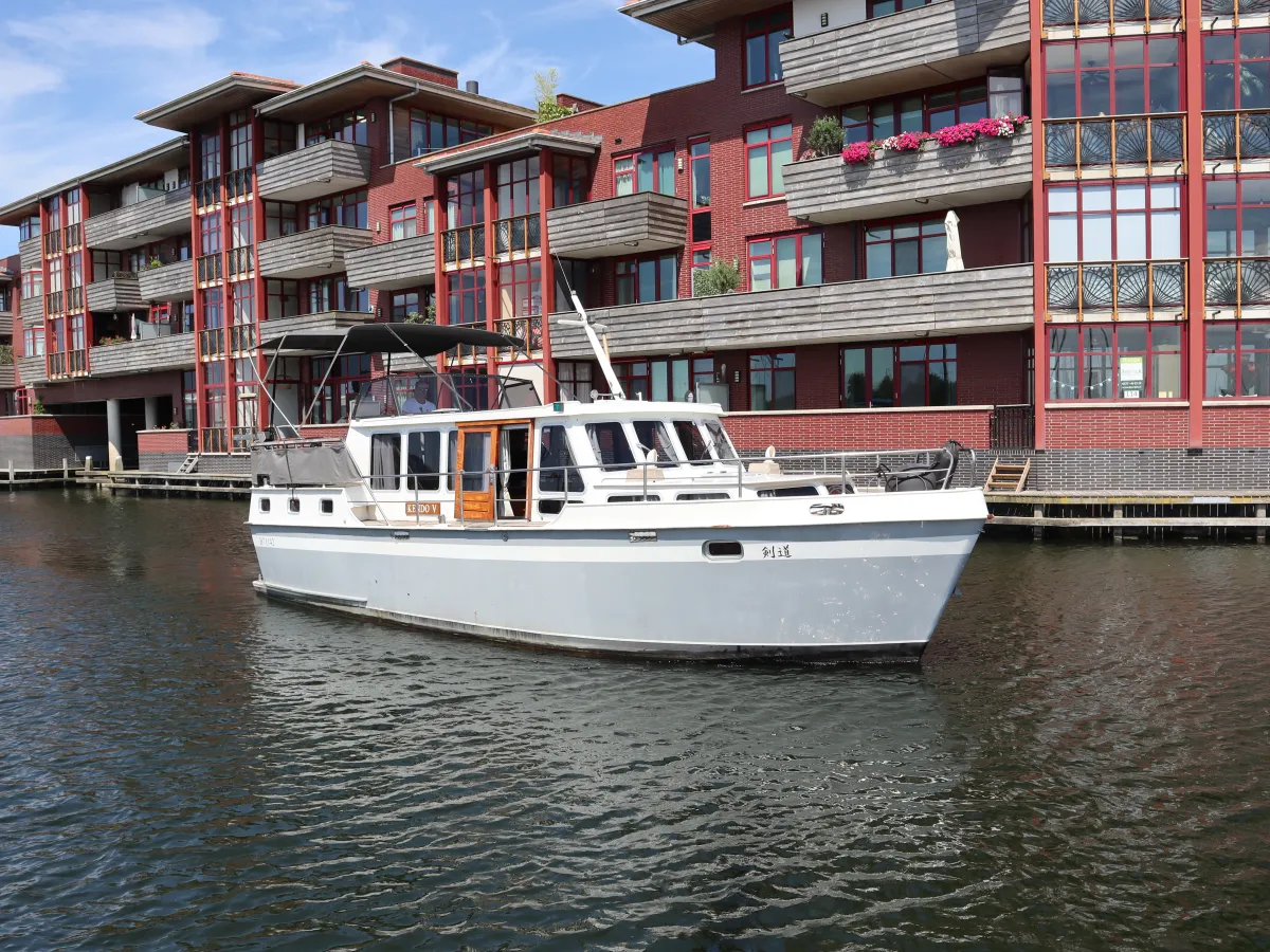 Staal Motorboot Visserstrawler 1050