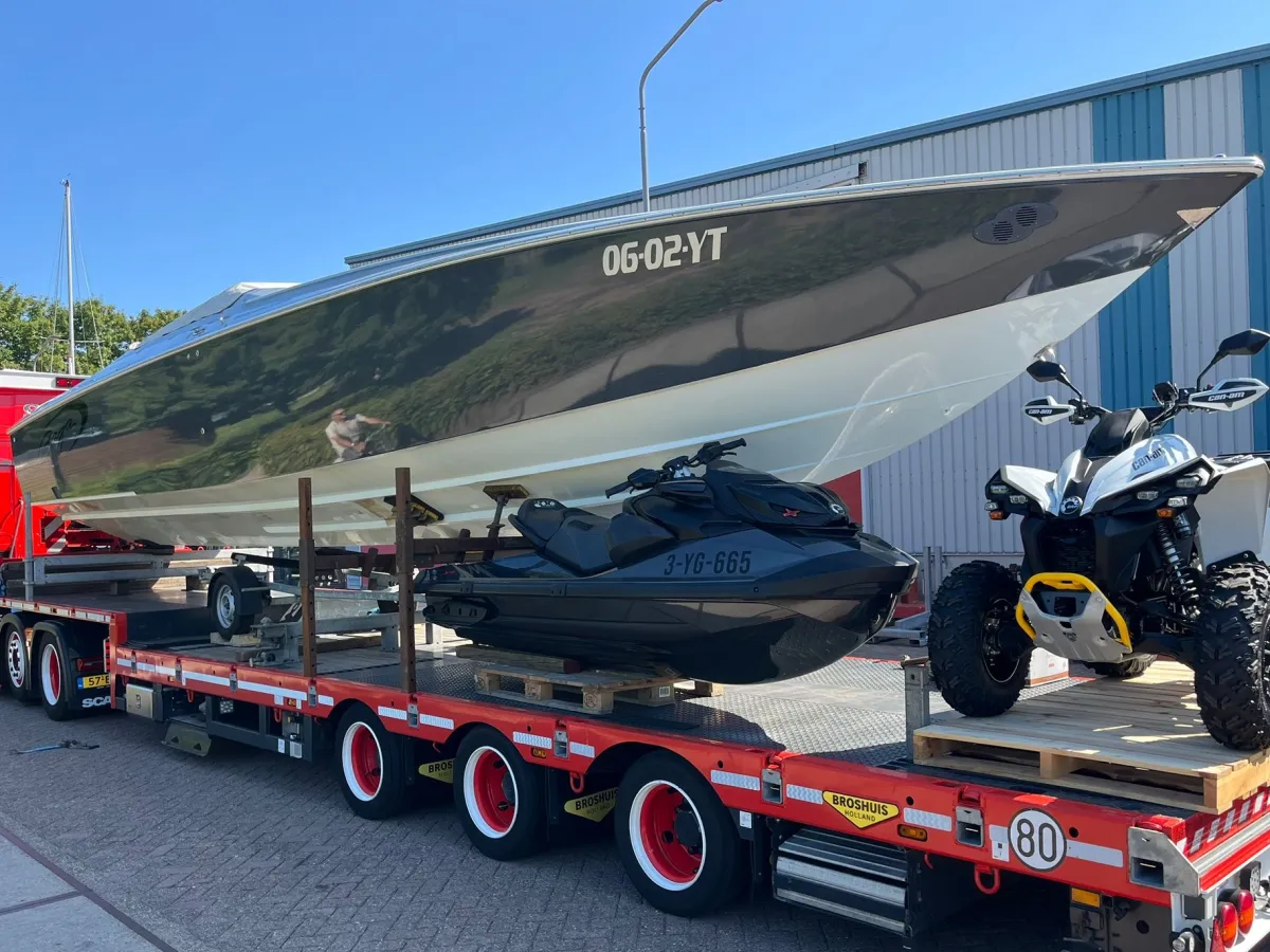 Polyester Speedboat Baja 40 Outlaw