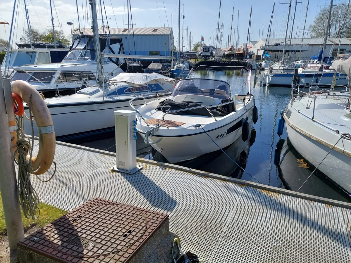 Polyester Motorboat Karnic 600