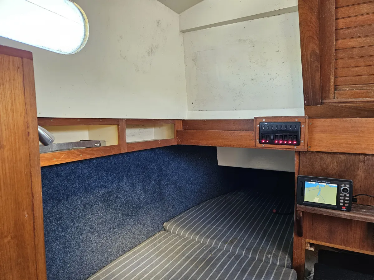 Polyester Zeilboot Hurly 700