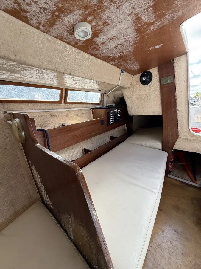 Polyester Sailboat Beneteau Flirt
