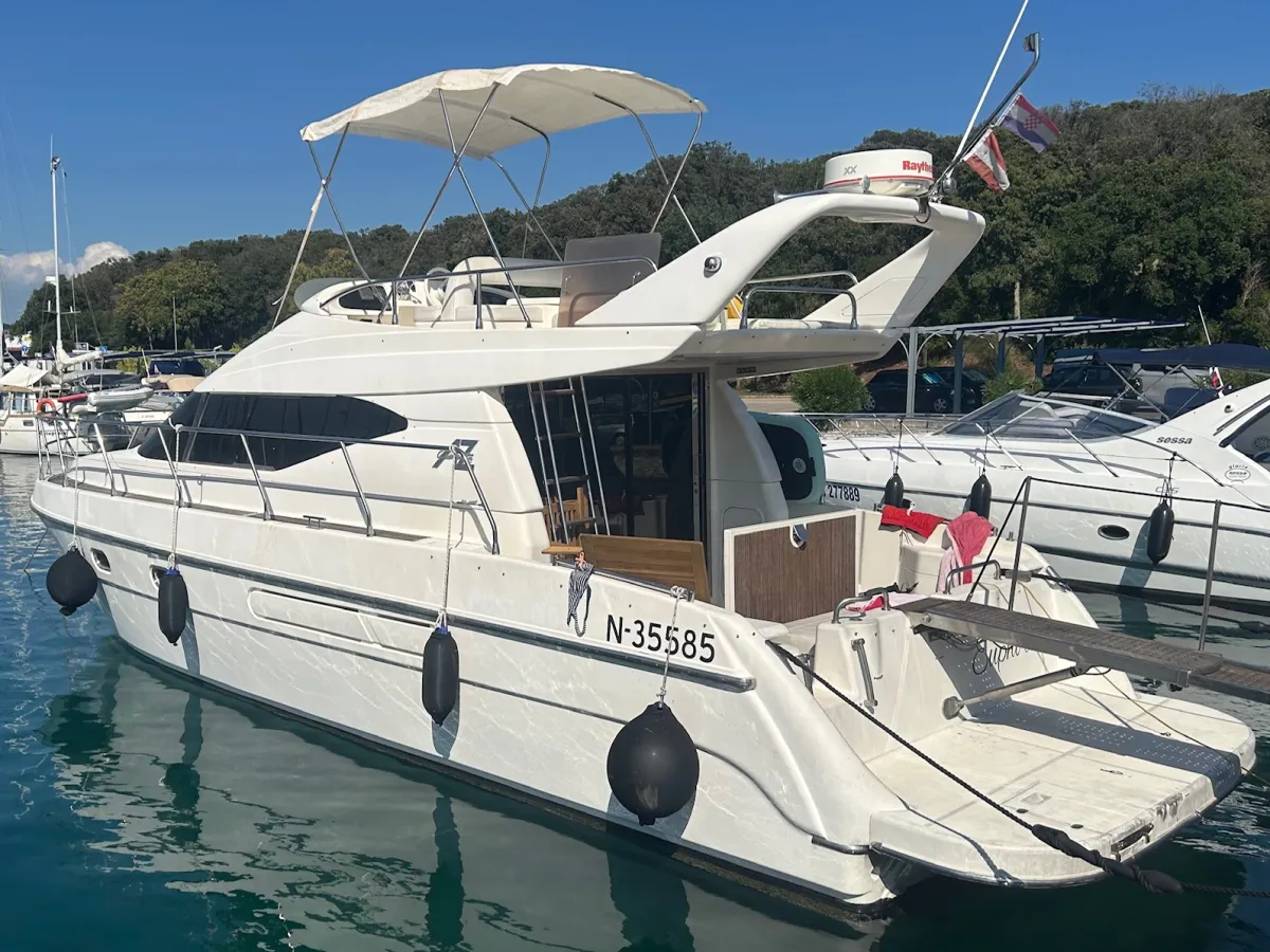 Polyester Bateau à moteur Azimut 40