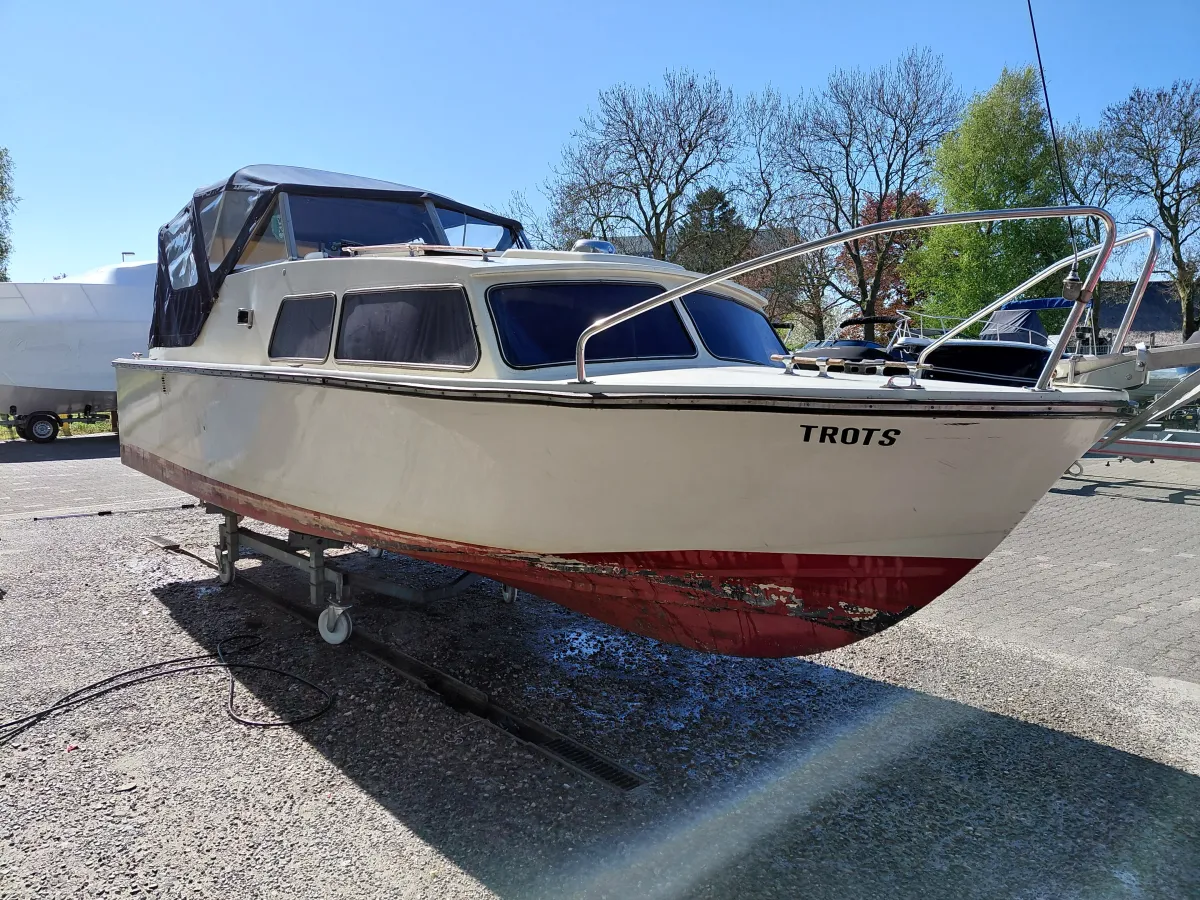 Polyester Motorboat Marieholm Catalina M22