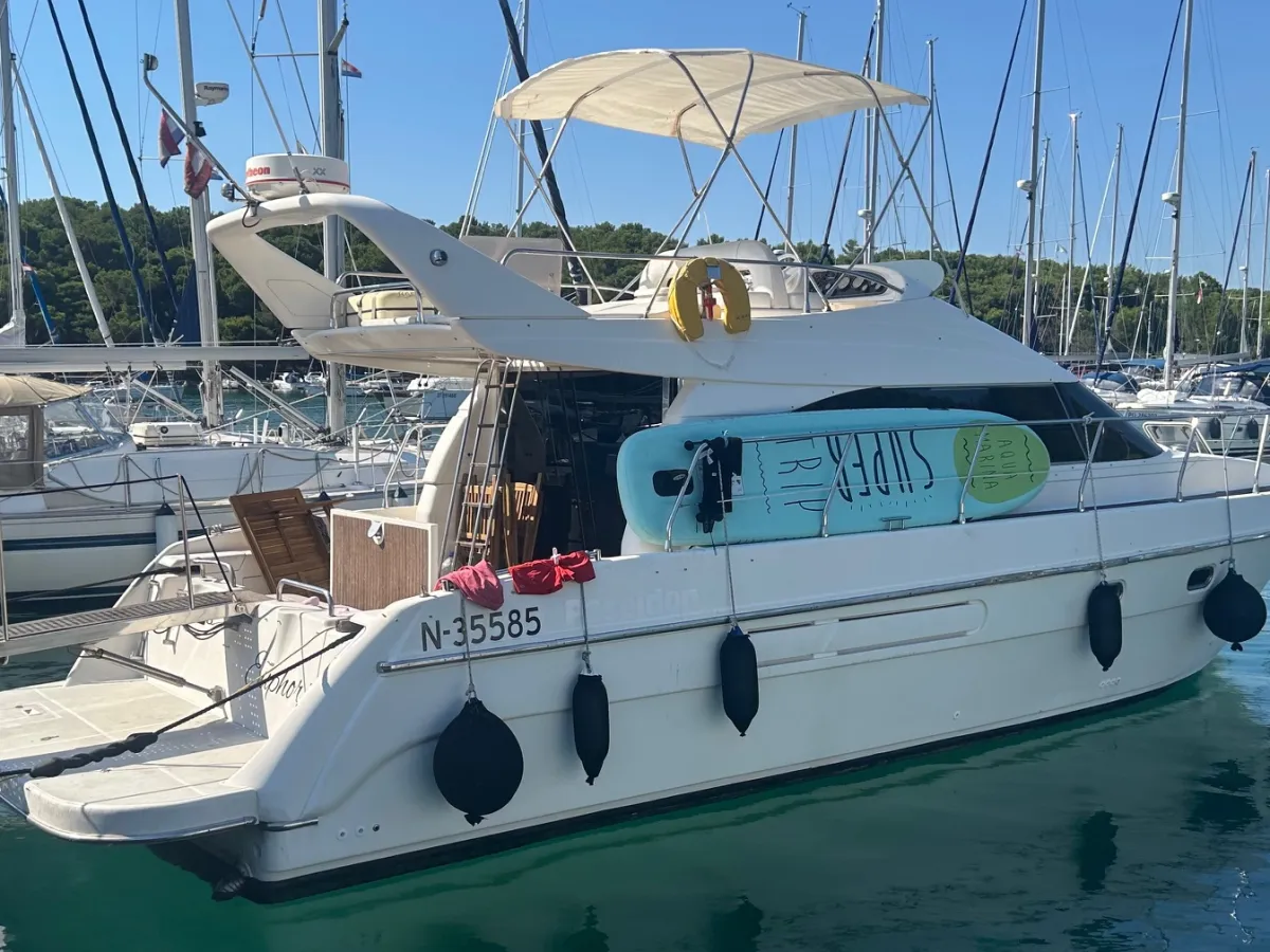 Polyester Bateau à moteur Azimut 40