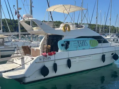 Polyester Bateau à moteur Azimut 40 Photo 16