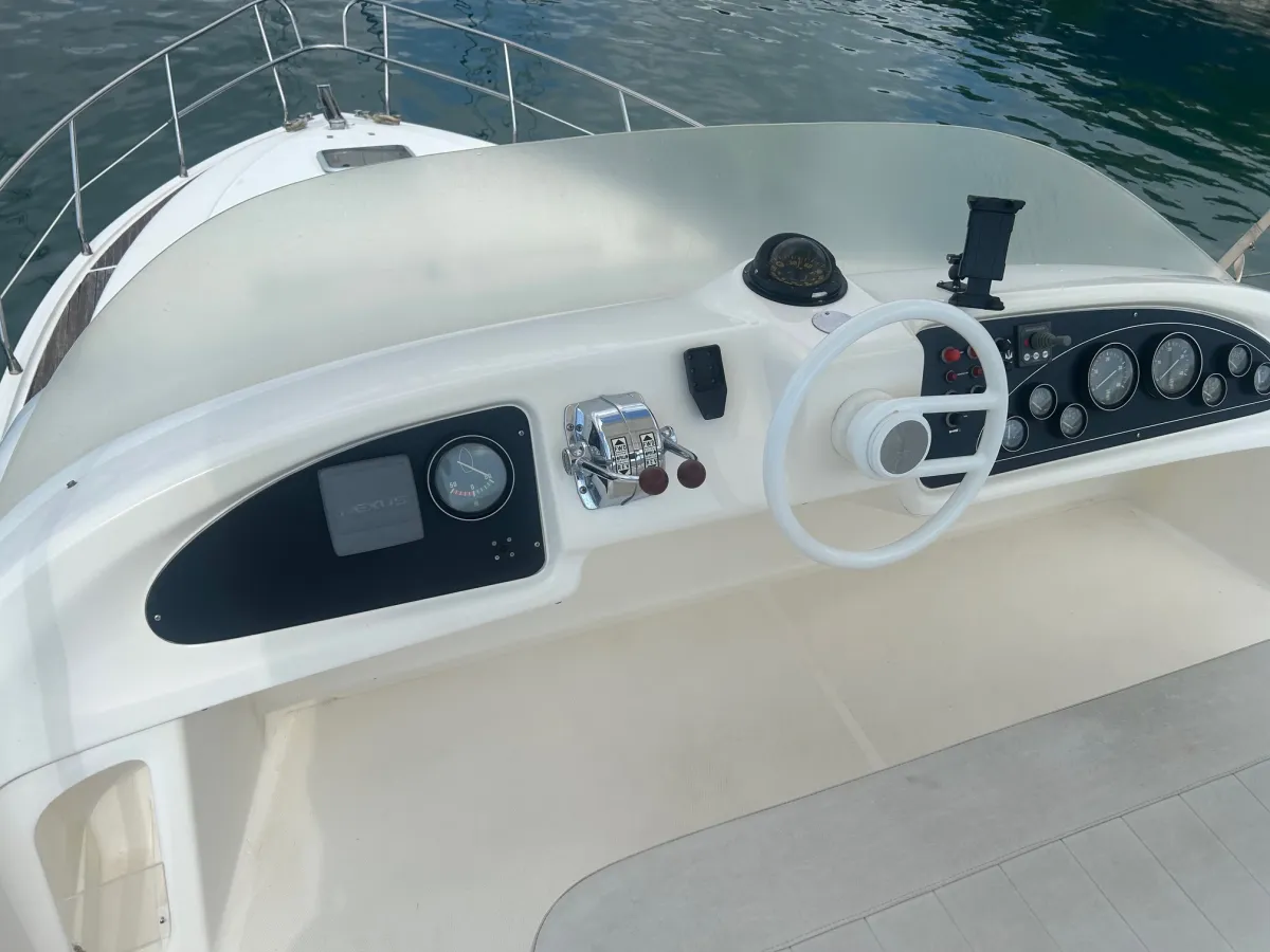 Polyester Bateau à moteur Azimut 40