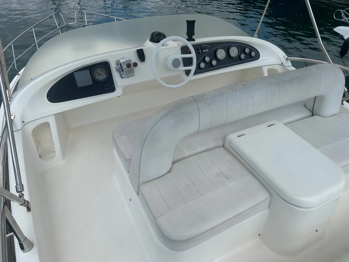 Polyester Bateau à moteur Azimut 40
