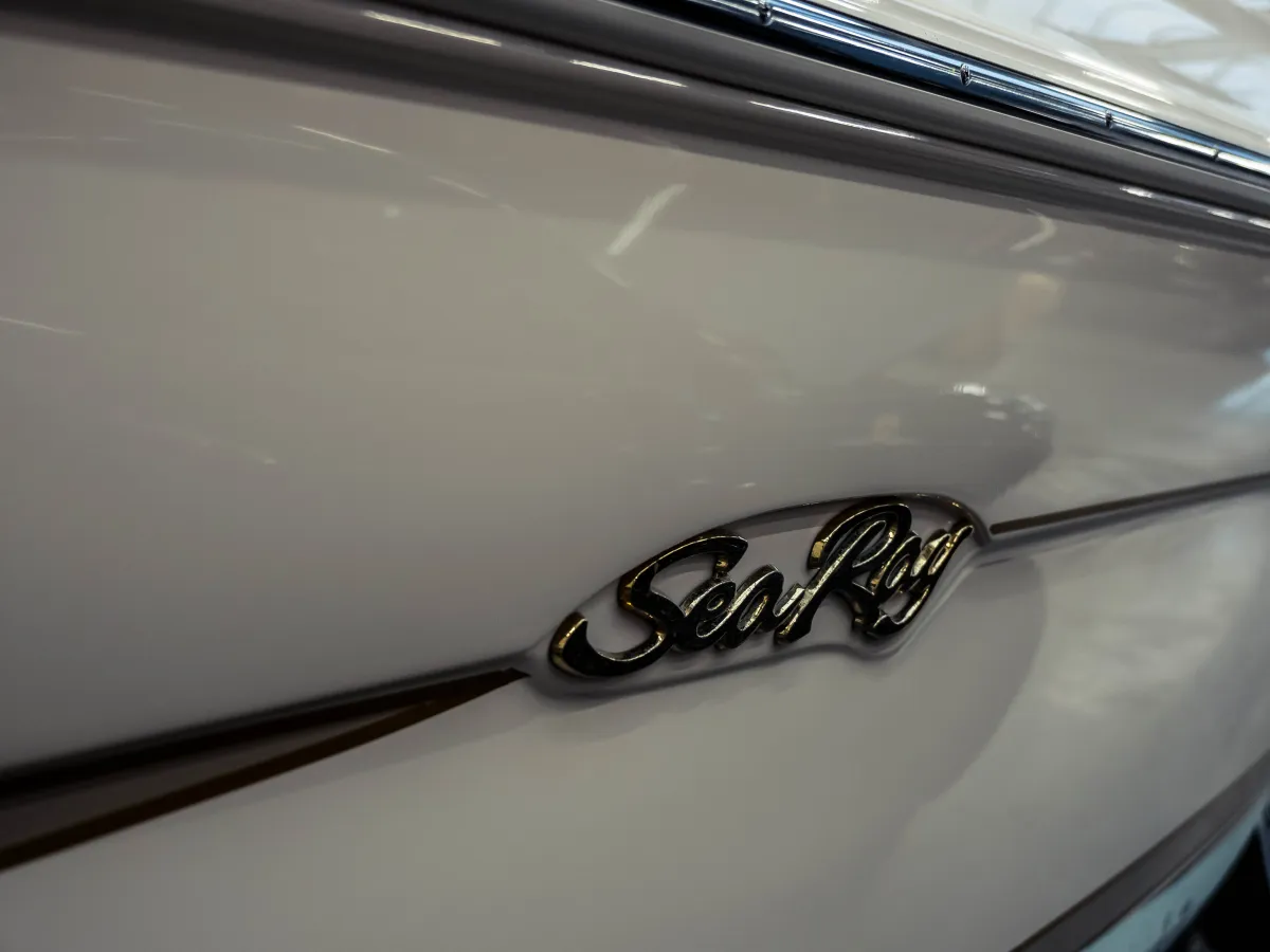 Polyester Motorboot Sea Ray 200 Signature