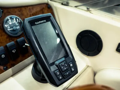 Polyester Motorboot Sea Ray 200 Signature Foto 14