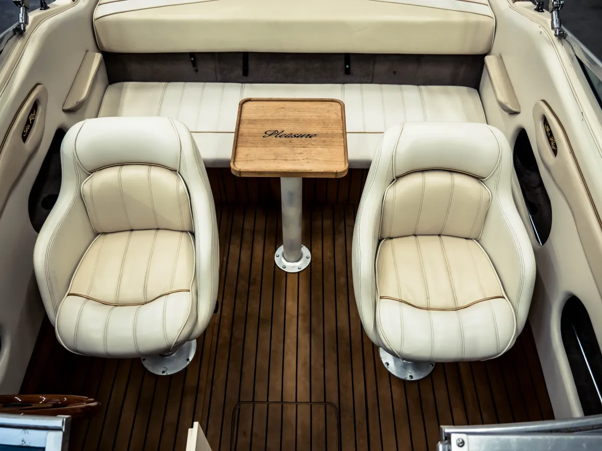 Polyester Motorboot Sea Ray 200 Signature