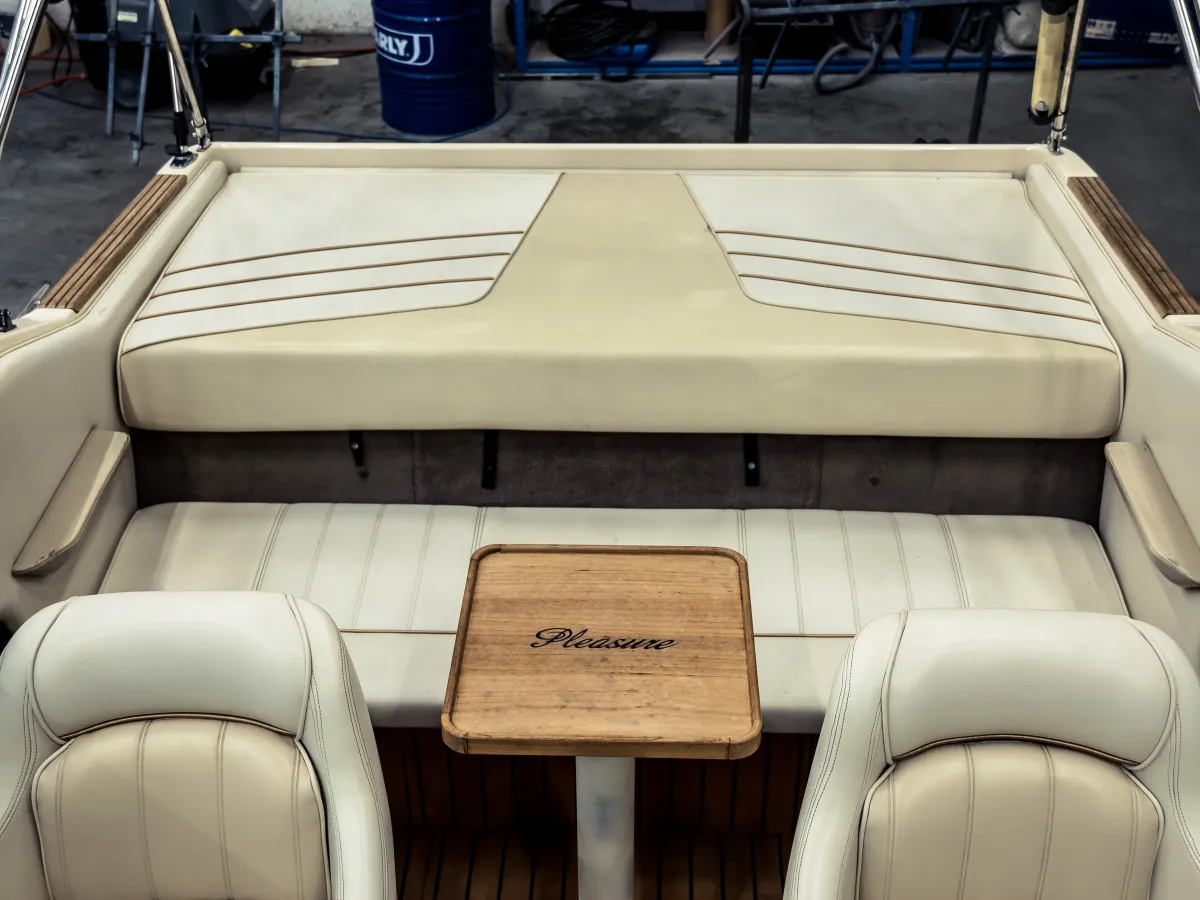 Polyester Motorboot Sea Ray 200 Signature