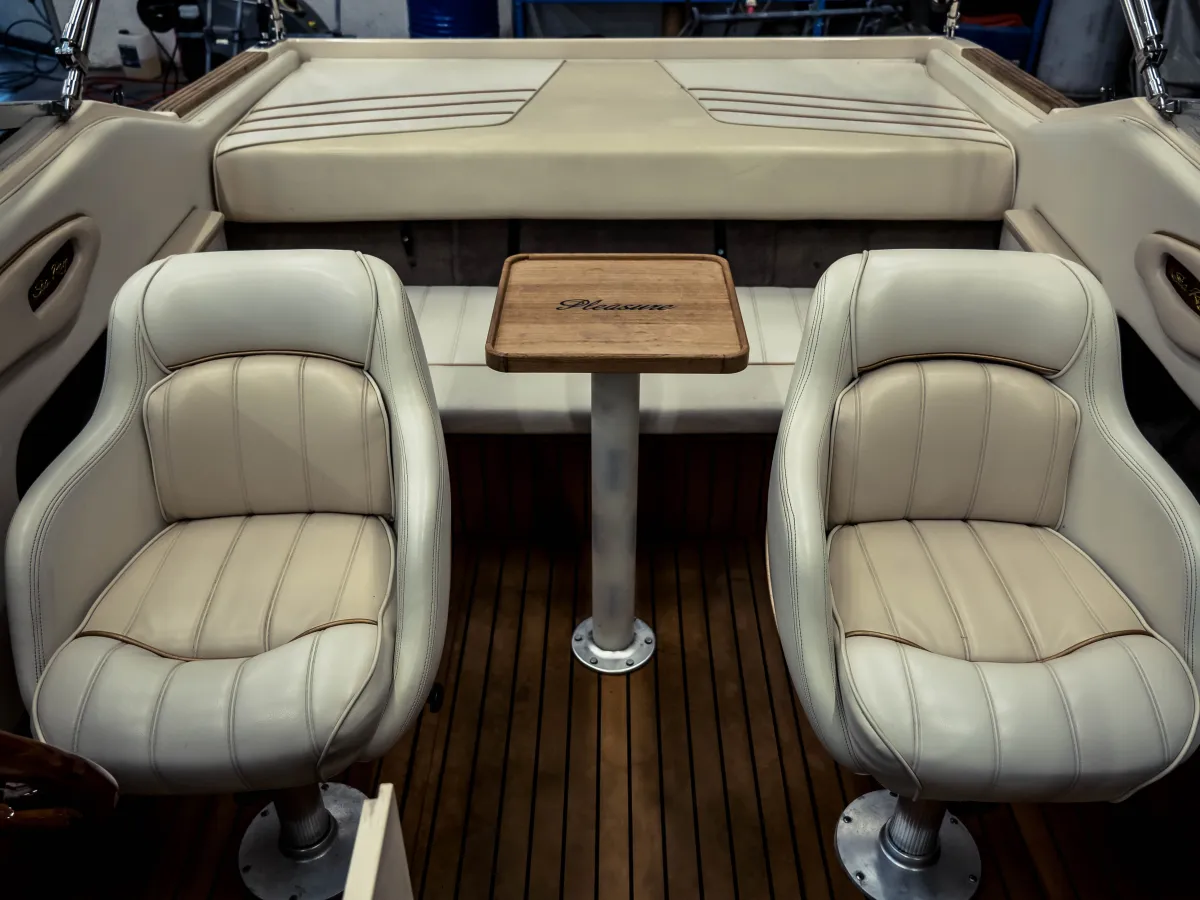 Polyester Motorboot Sea Ray 200 Signature