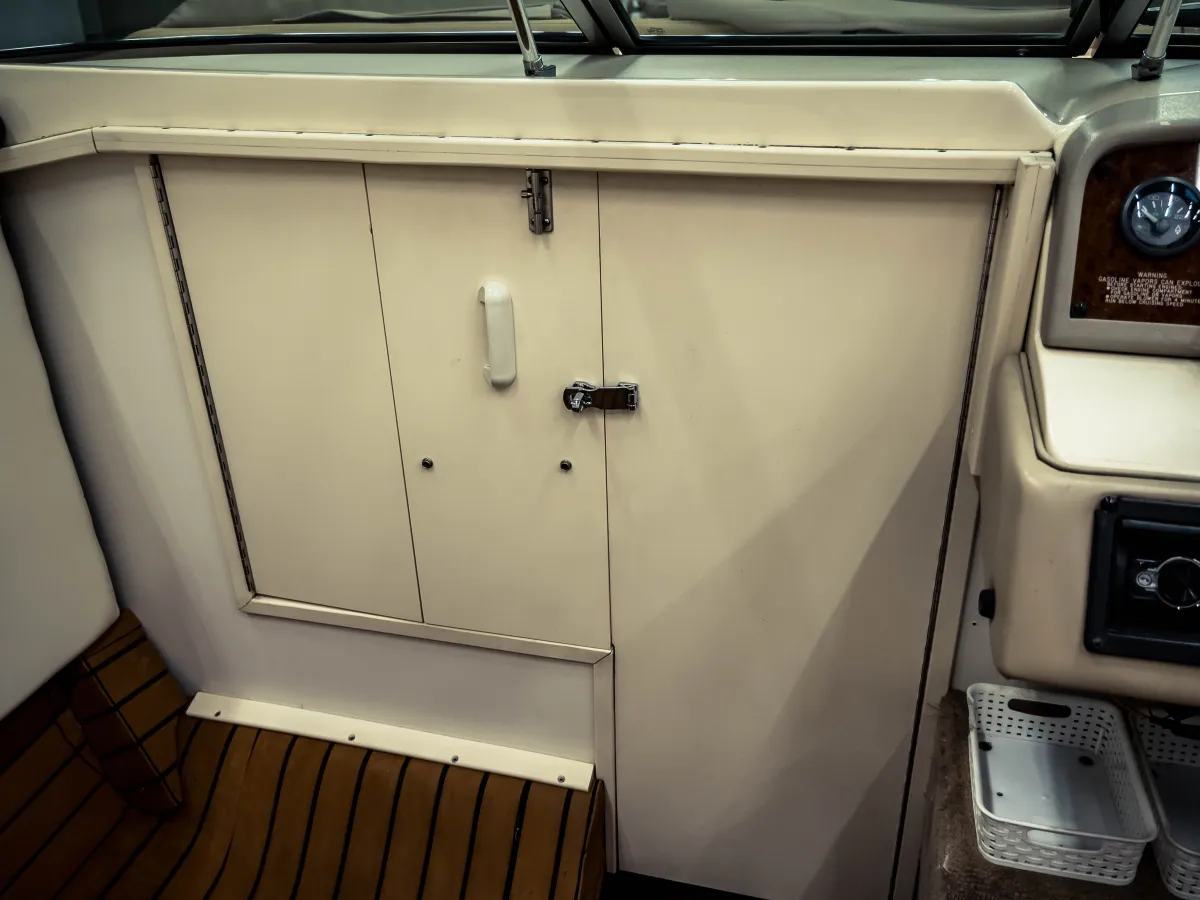 Polyester Motorboot Sea Ray 200 Signature