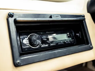 Polyester Motorboot Sea Ray 200 Signature Foto 31