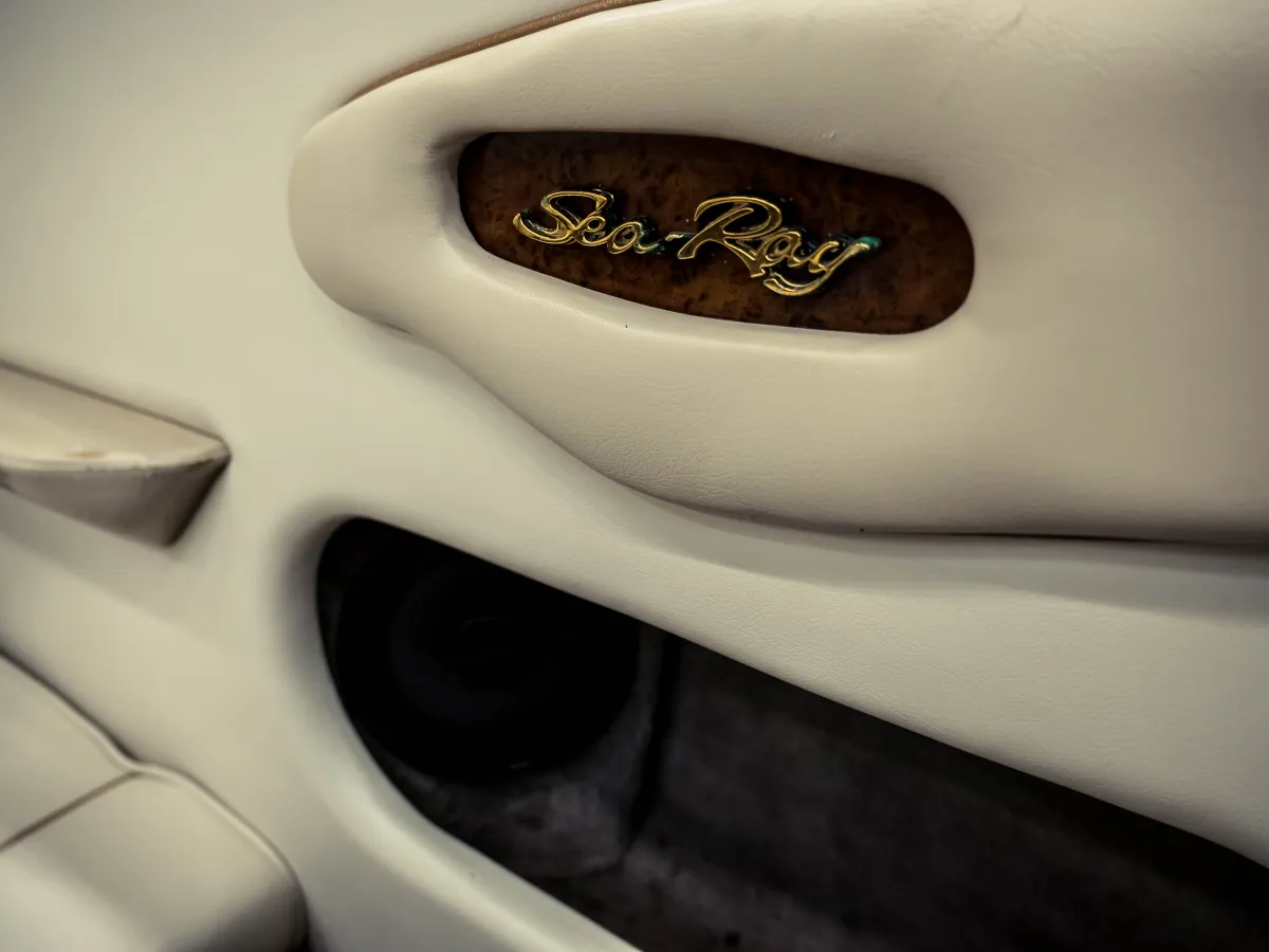 Polyester Motorboot Sea Ray 200 Signature