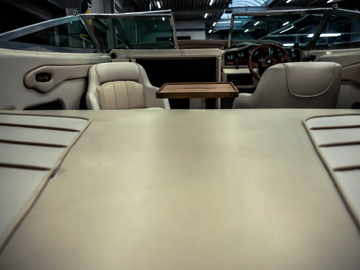 Polyester Motorboot Sea Ray 200 Signature