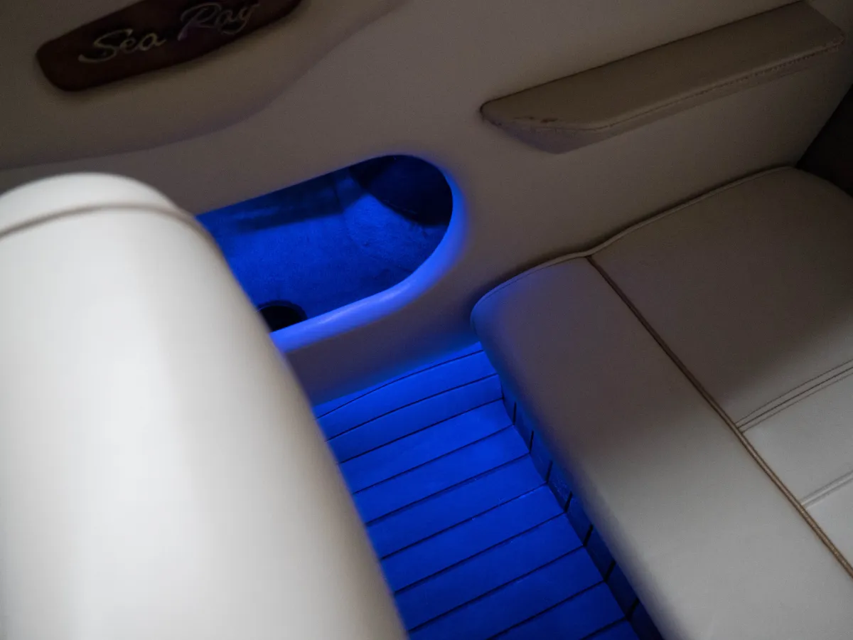 Polyester Motorboot Sea Ray 200 Signature