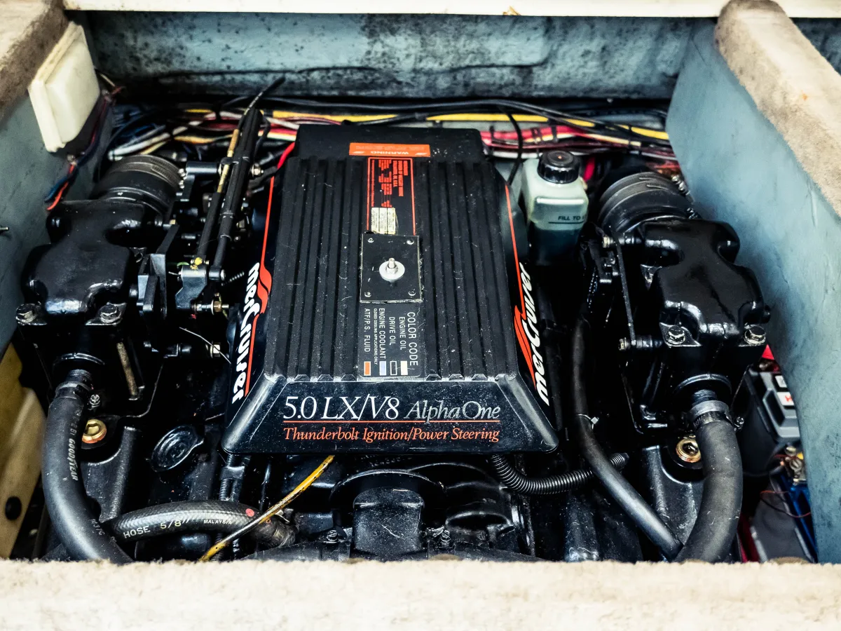 Polyester Motorboot Sea Ray 200 Signature