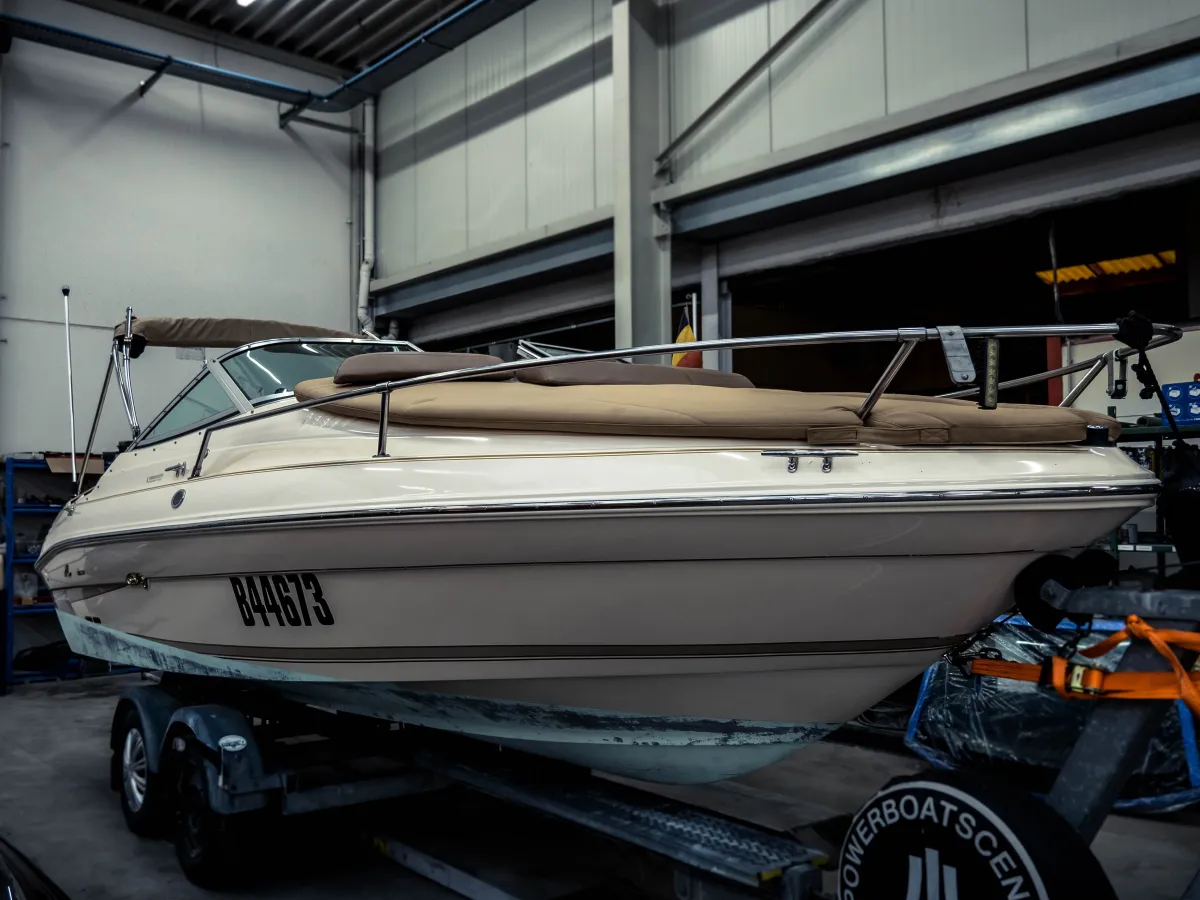 Polyester Motorboot Sea Ray 200 Signature