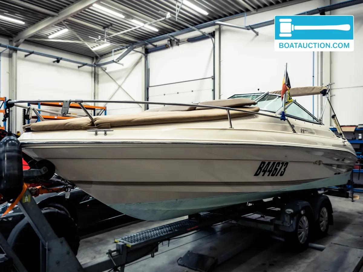 Thumbnail - Sea Ray 200 Signature