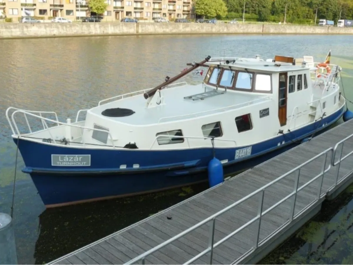 Staal Woonboot Motorboat 1500