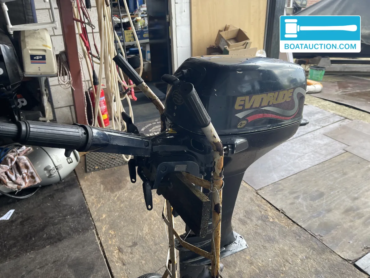 Thumbnail - Evinrude buitenboordmotor