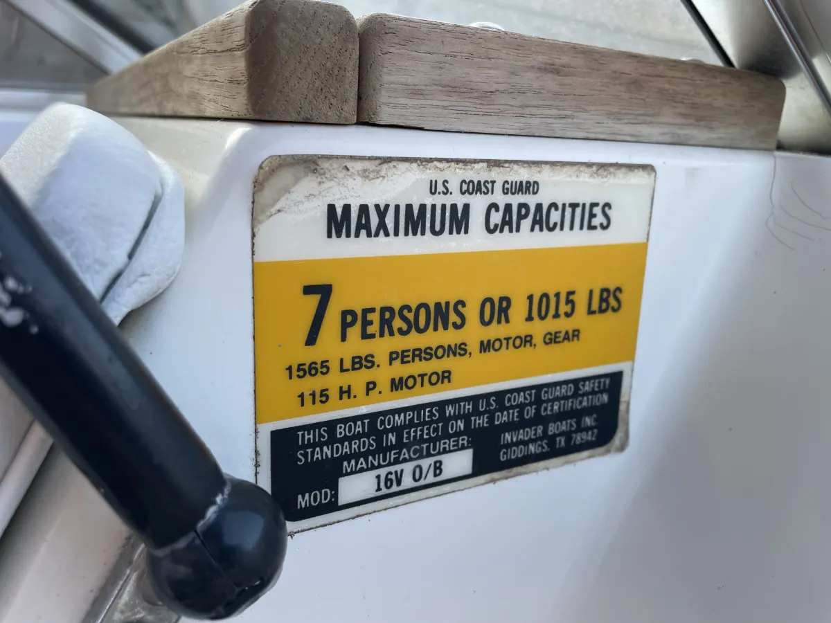 Polyester Speedboat Invader 500