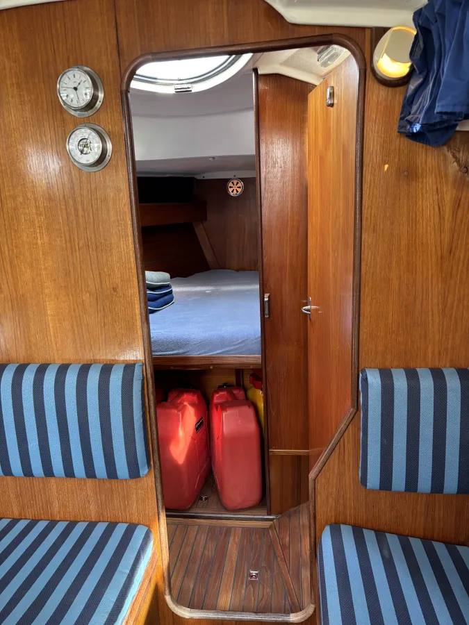 Polyester Sailboat Friendship 28
