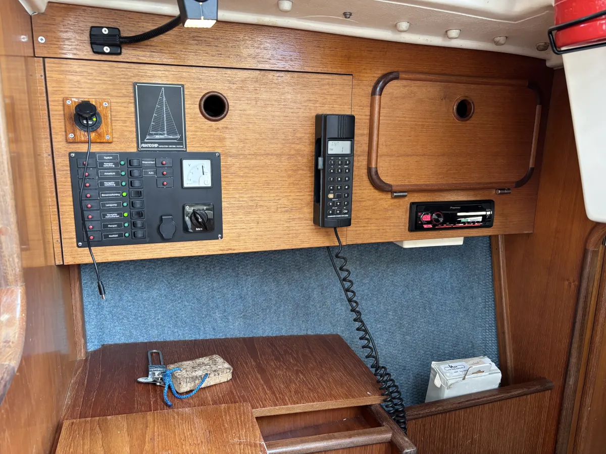 Polyester Sailboat Friendship 28
