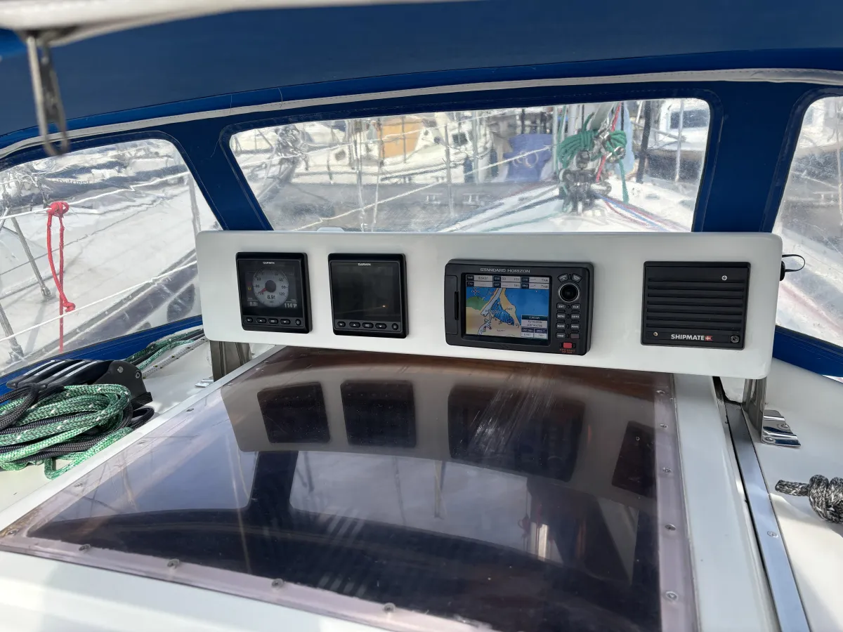 Polyester Sailboat Friendship 28