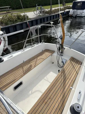 Polyester Sailboat Friendship 28 Photo 4
