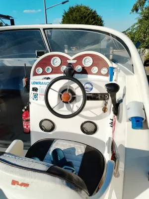 Polyester Motorboat Quicksilver 650 Cruiser Photo 2