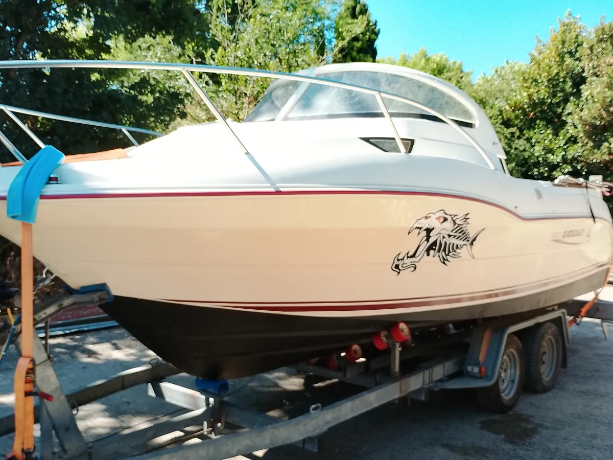 Polyester Motorboat Quicksilver 650 Cruiser