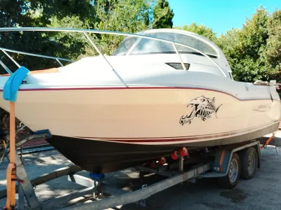 Polyester Motorboat Quicksilver 650 Cruiser Photo 8