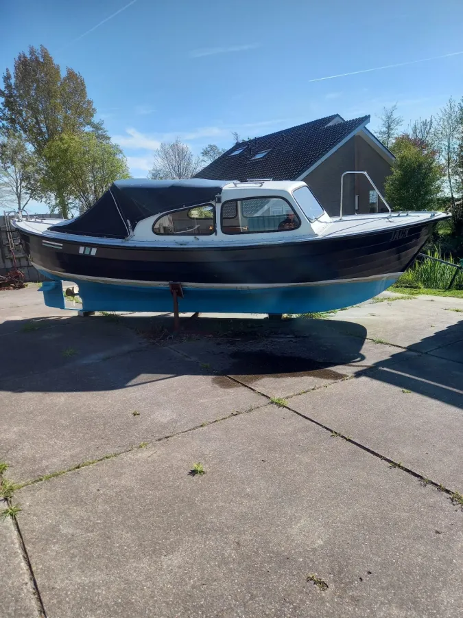 Polyester Sloep Saga 600