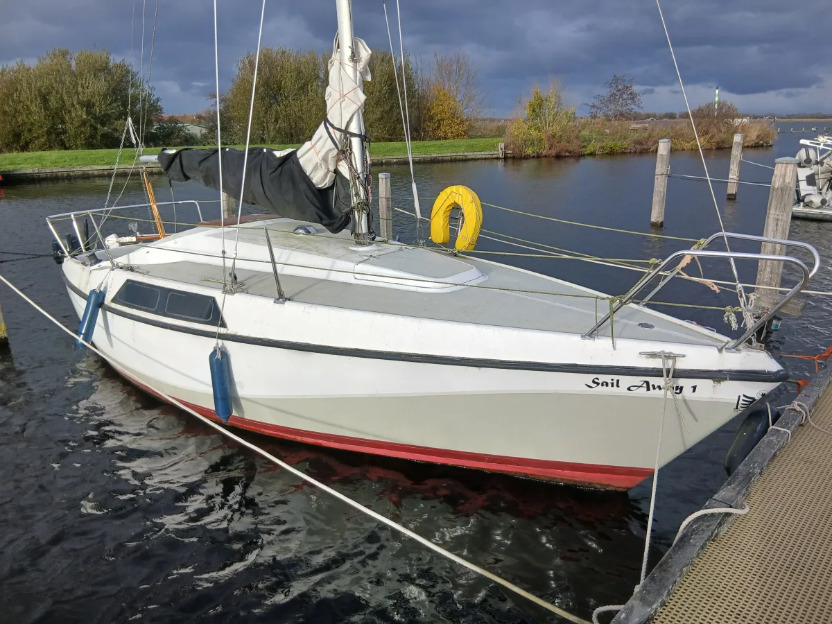 Polyester Sailboat Maxi 680
