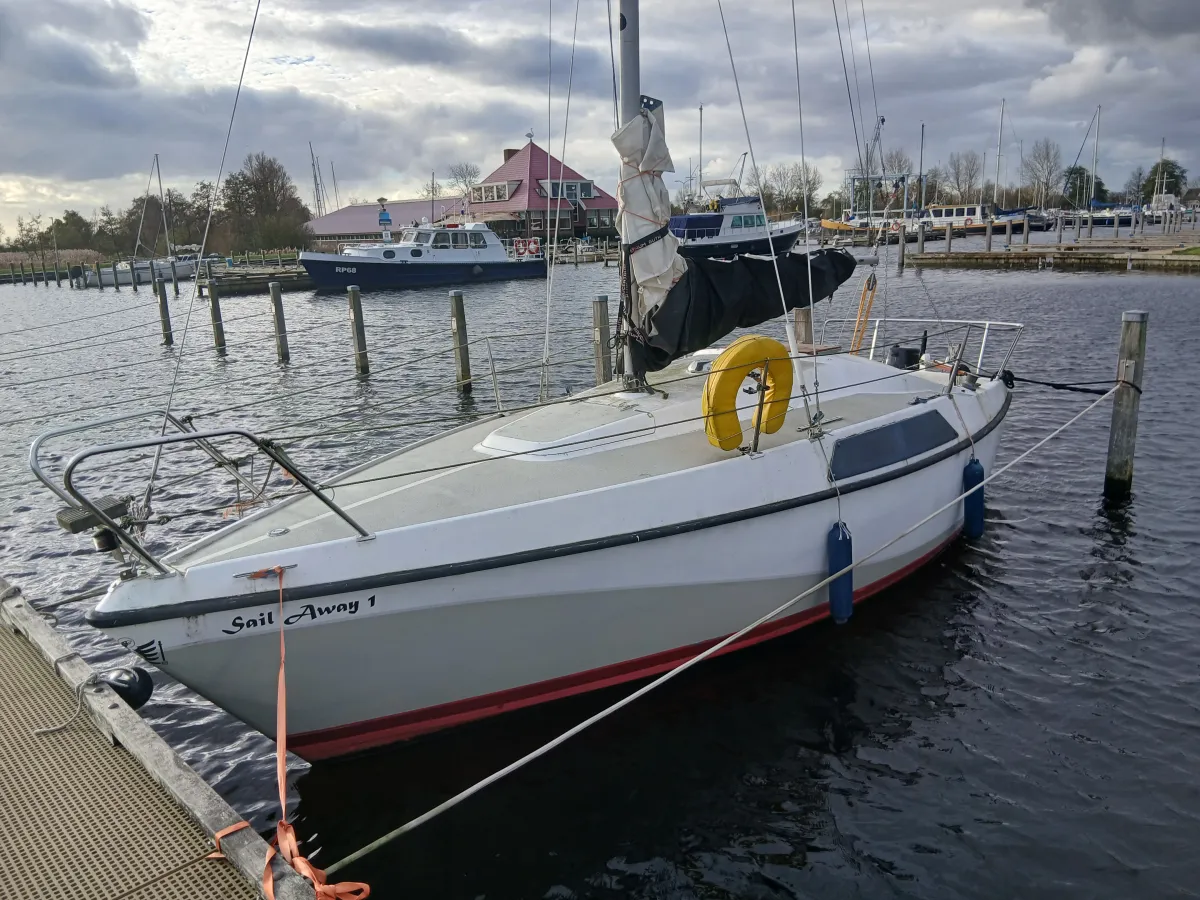 Polyester Sailboat Maxi 680