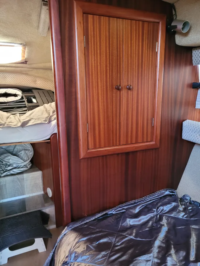 Polyester Bateau à moteur Sealine 305 fly