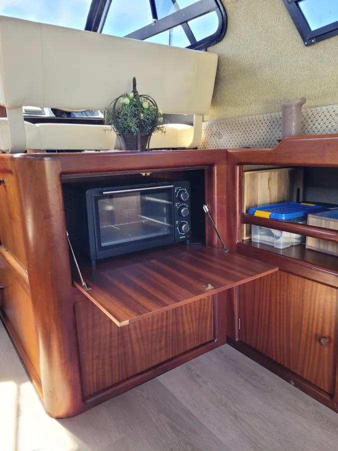 Polyester Bateau à moteur Sealine 305 fly