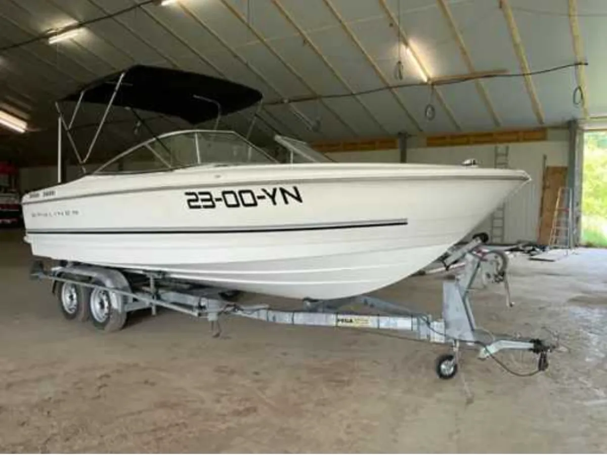 Polyester Speedboot Bayliner Bowrider