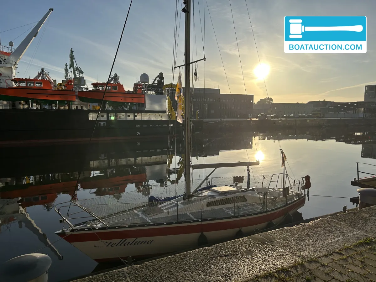 Thumbnail - Helmsman 31