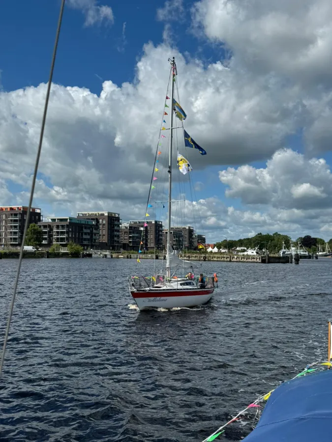 Polyester Segelboot Helmsman 31