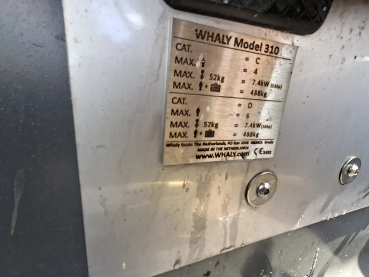 Anderes Material Offenes Motorboot Whaly 310